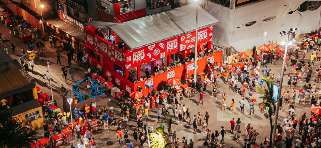 O Camarote RED vai além dos dias oficiais do Carnaval de Salvador e antecipa sua operação já no&nbsp;pré-Carnaval.